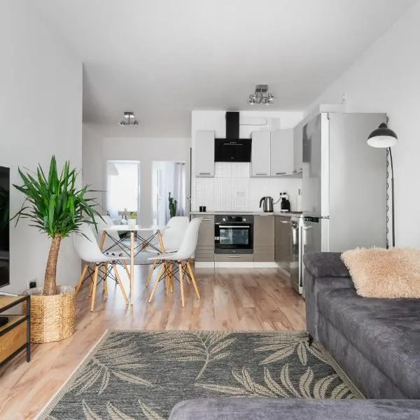 Apartament nad rzeką - parking podziemny klimatyzacja, hotel v destinaci Suwałki