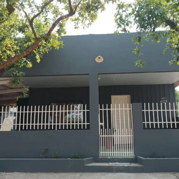 Casa aconchegante no centro, hotel in Bonito