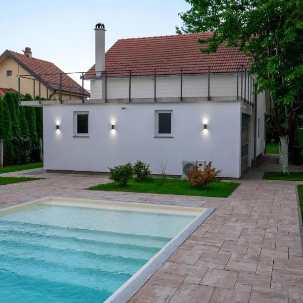 One24 House, hotel in Čortanovci