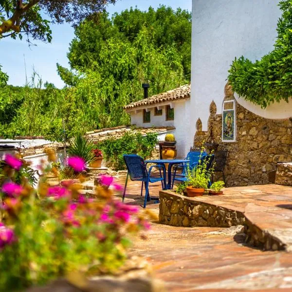Cinco Lunas VEGETARIAN Guesthouse, hotel v destinácii Zahara de la Sierra