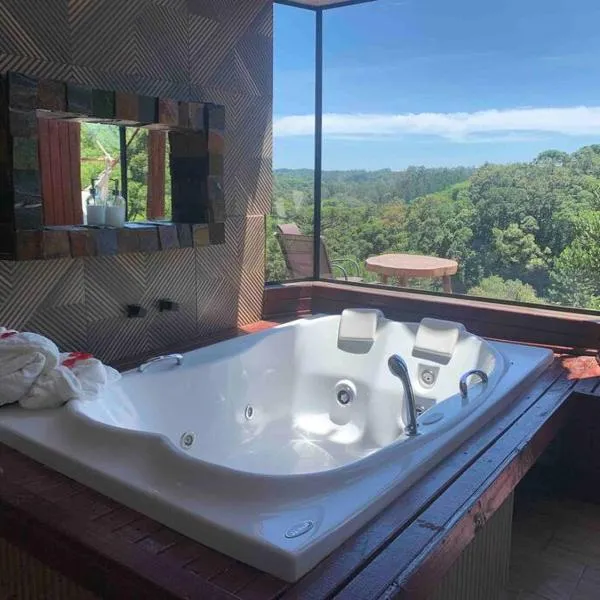 Chalé Romantico a 20km de Curitiba com banheira, hotel em Campina Grande do Sul