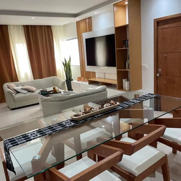 Chez Lena, Appartement confortable 3 chambres, hotel v destinaci Praia