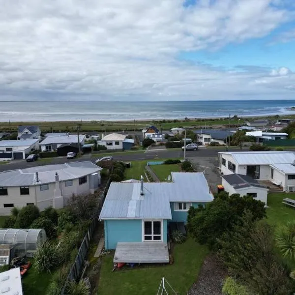 Beach Bliss Retreat, hotel in Riverton