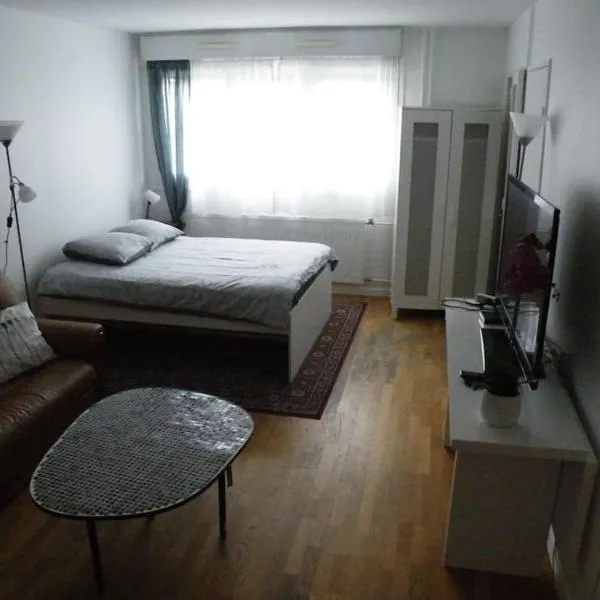 Grand Studio indépendant, hotel in Le Mée-sur-Seine