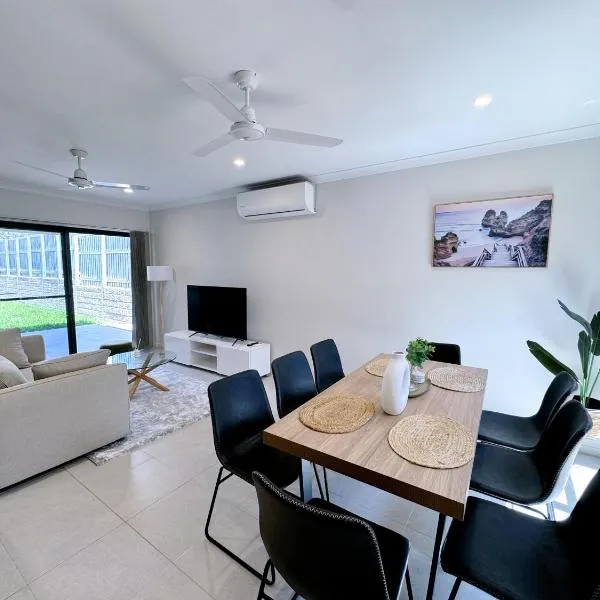 Theme Park Retreat Coomera 5 Beds Villa, hotel v destinaci Gold Coast