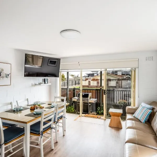 Metres from the Beach, Outdoor Area, Spacious, hotel in Ocean Grove