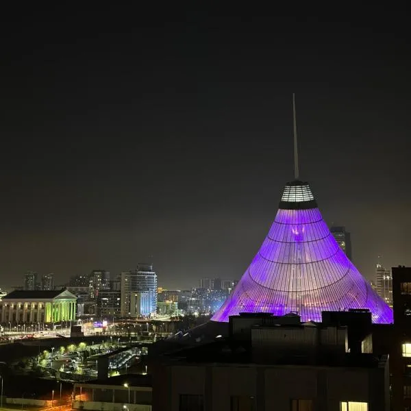 Апартаменты с видом на хан шатыр Центр города, hotel in Astana