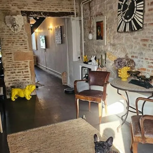 Maison de ville, hotel in Louhans