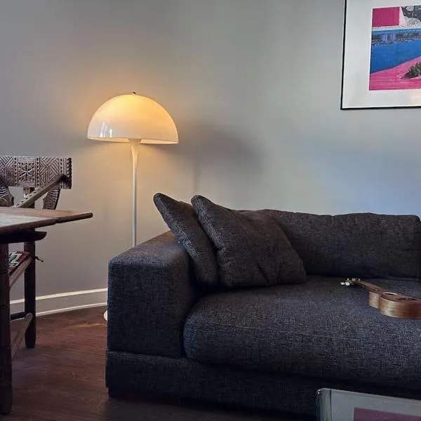 Local family home Copenhagen close to city center, hotel in Copenhagen