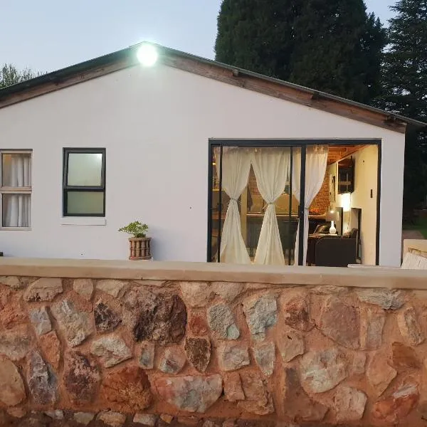 CradleLicious Nguni Farm Cottage, hotel in Beckedan