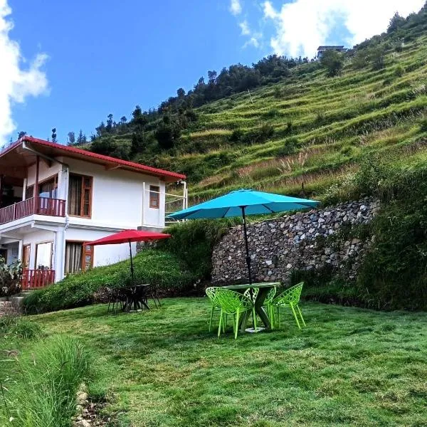 The Vintage Hill Village - Himalayan Boutique Resort, hotel v destinaci Kanatal