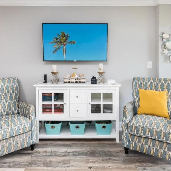 Sea View and Sunrise Top Floor Ocean Pointe 2412, hotel v destinaci Key Largo