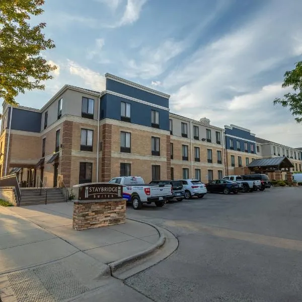 Staybridge Suites Middleton/Madison-West by IHG, khách sạn ở Middleton