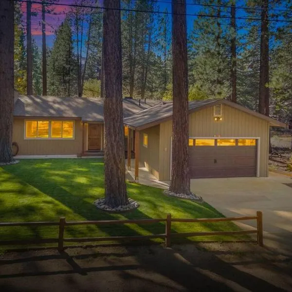 Luxury Single Level, Great Location, Hot Tub, Arcade, hotel v mestu South Lake Tahoe
