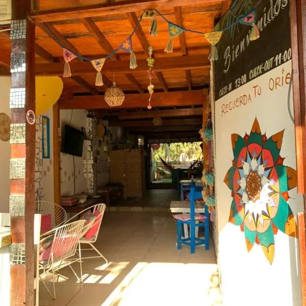 Wiracocha Hostal Máncora, hotel di Máncora