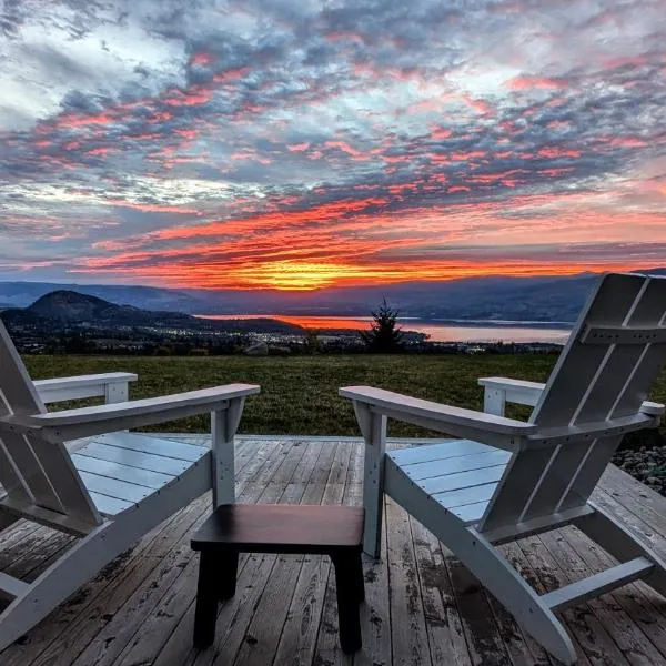 Autumn Lane B&B, Farmhouse Elegance & Stunning Lakeviews, hotel v destinaci West Kelowna