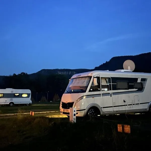 Góry Stołowe Camp -miejsce na kamper, przyczepę lub namiot, hotel v destinaci Radków