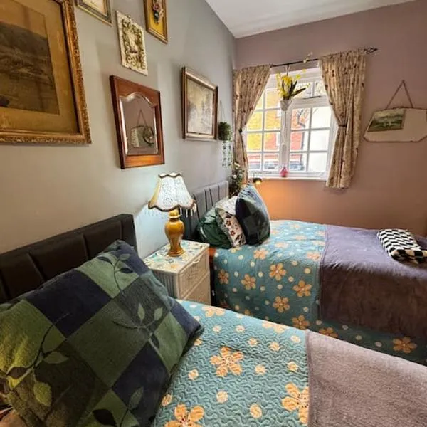 #04 The Haw thornes Sleeps4 NEC 7mins BHX 8mins, отель в городе Колсхилл