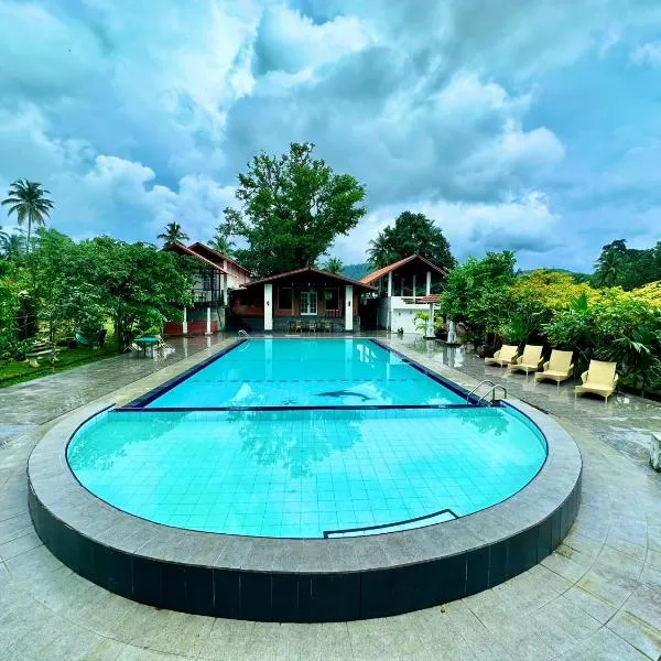 Maha Gedara Grand Hotel, hotel a Urapola