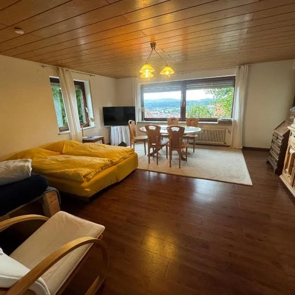 Lichtdurchflutete Ferienwohnung, hotel in Sankt Johann