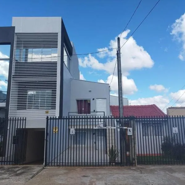 Casa central 74 com ótima localização, khách sạn ở Ponta Grossa