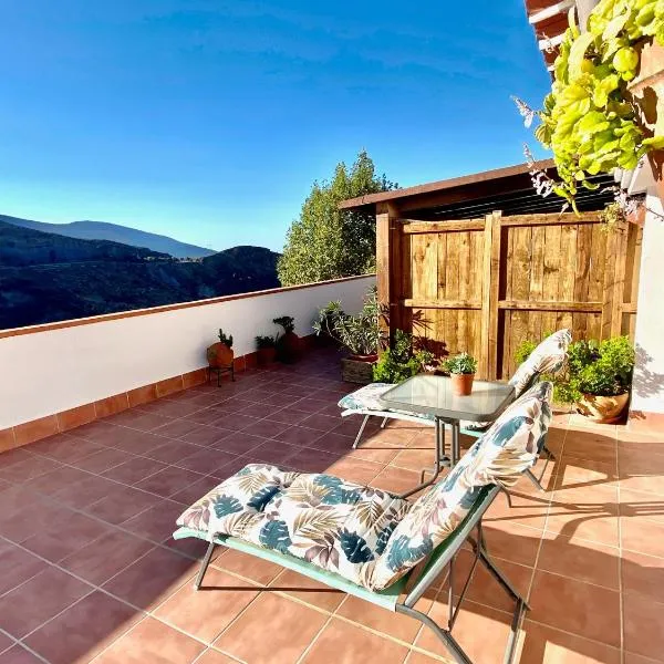 Ático puerta de la Alpujarra, hotel Lanjarónban