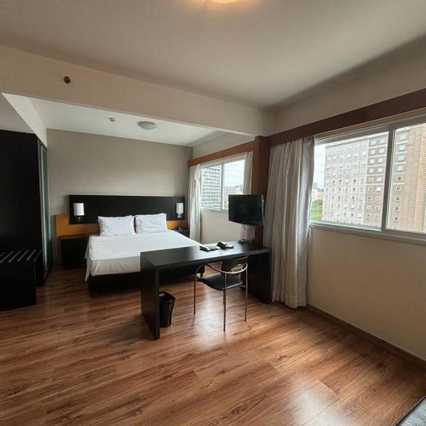 Espaçoso Flat a 5 min da Av Paulista e Metrô Paraíso - Vila Mariana - Foto 2