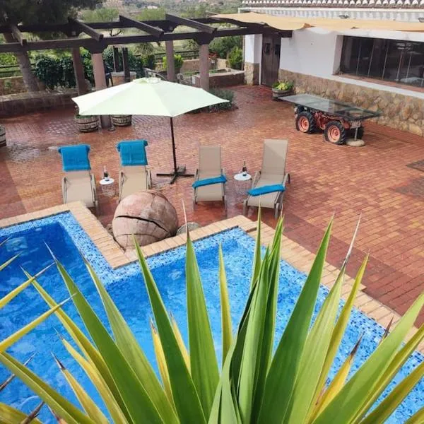 Cortijo Bernardino, hotell i Chirivel