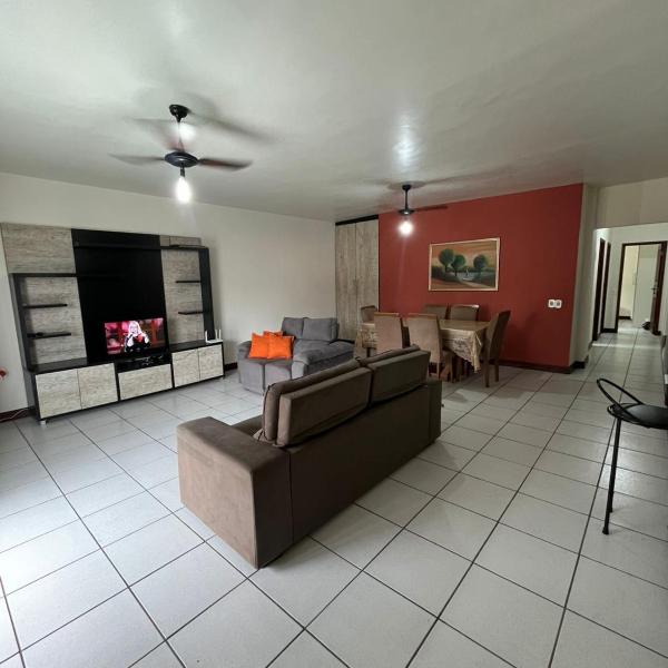Apartamento amplo, 180m da praia - Foto 5