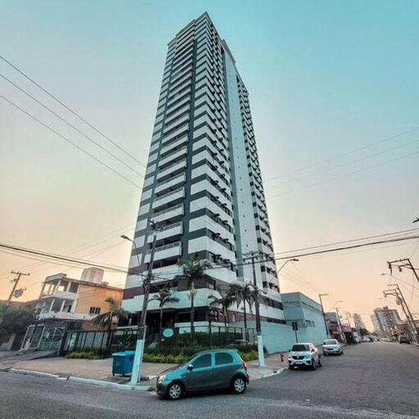 Apto com garagem na Marquês