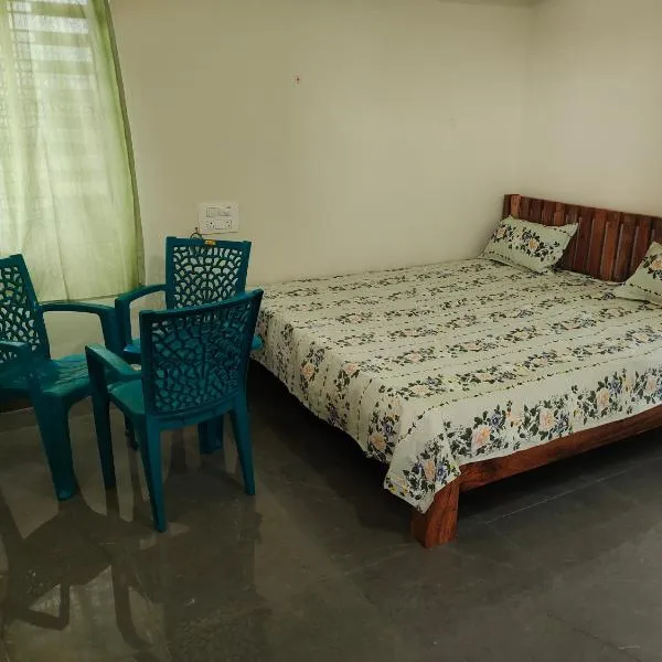 SHIVADIVYA Homestay Hampi, hotel em Hampi