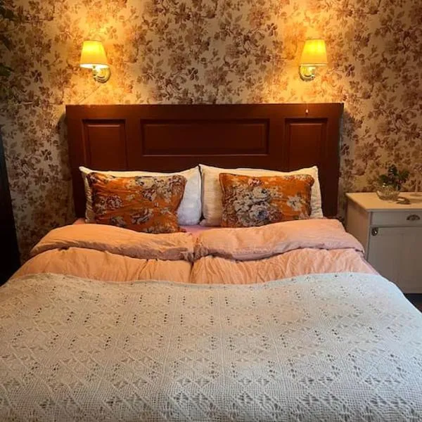 Cozy 1700s farmhouse on Seskarö Island, hotel v destinaci Seskarö