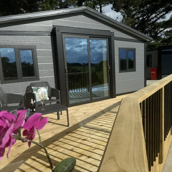 Tiny Container house, hotel in Westmere