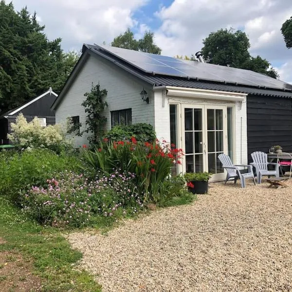 Studio Bloemenboerderij-Aperloo, hotel v destinaci 't Harde