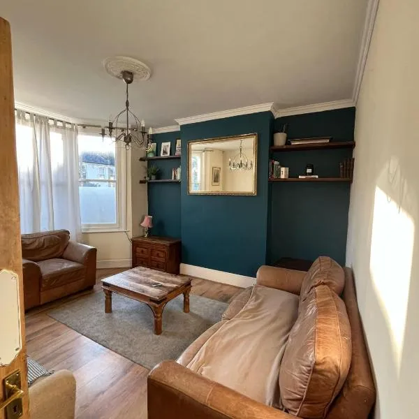 4 Bedroom house, close to the O2 and Greenwich, hotel in London