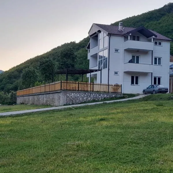Guest House Artjoni Fierze, hotel in Fierzë