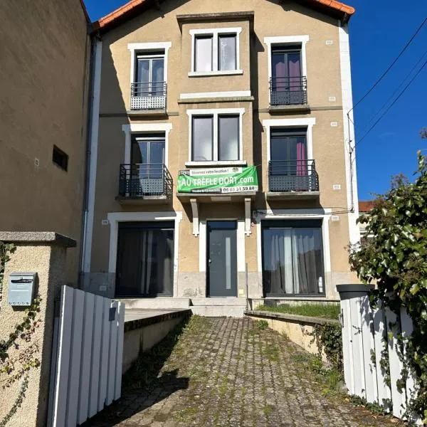 Au TRÈFLE DORT, hotel in Châtel-Guyon
