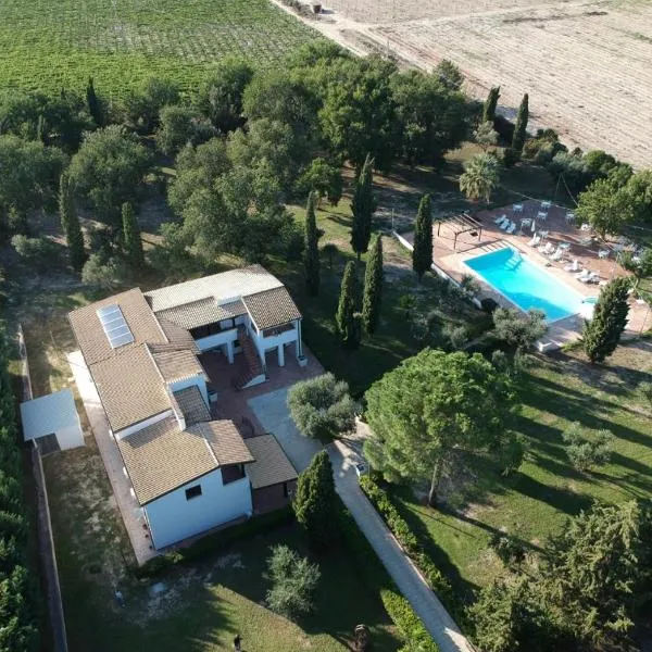Il Borgo Suite e Restaurant, hotel in Cerignola