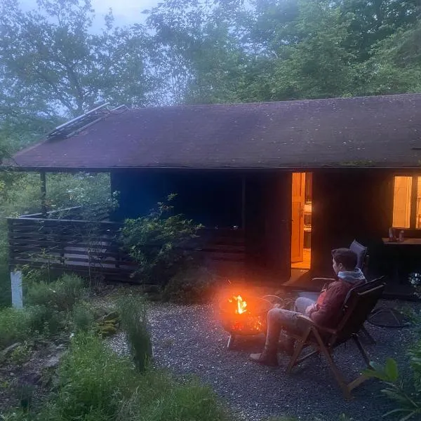 Autarke, idyll. Hütte mit Kamin+Aussicht, hotel en Dausenau