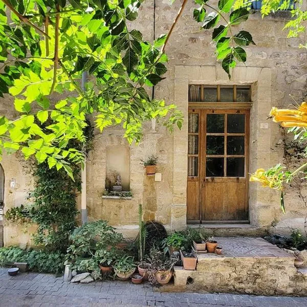 Les voûtes du vieux village, хотел в Lauris