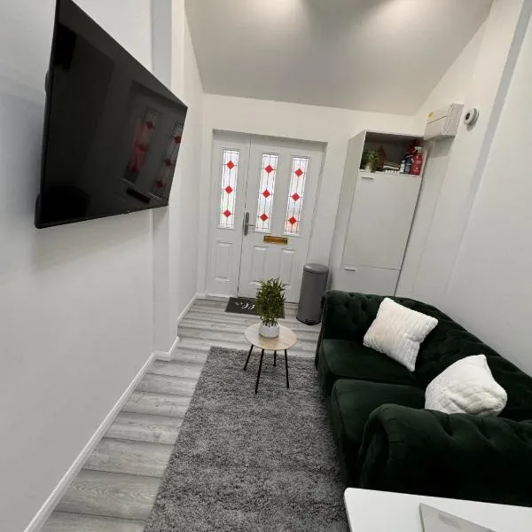 The Garage Guest House, hotel in Castle Bromwich