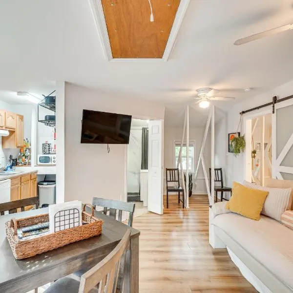 Epic Brunswick Apartment with Deck!, hotel v destinaci Brunswick
