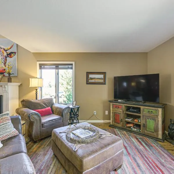 Hike, Ski and Dine Pagosa Springs Getaway!, отель в городе Пагоса-Спрингс