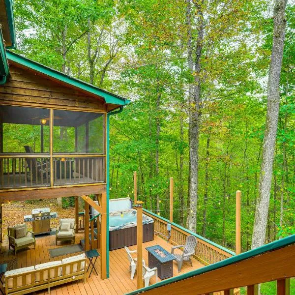Hot Tub and Hikes Dahlonega Cabin - 4 Mi to Town!, hotel a Dahlonega