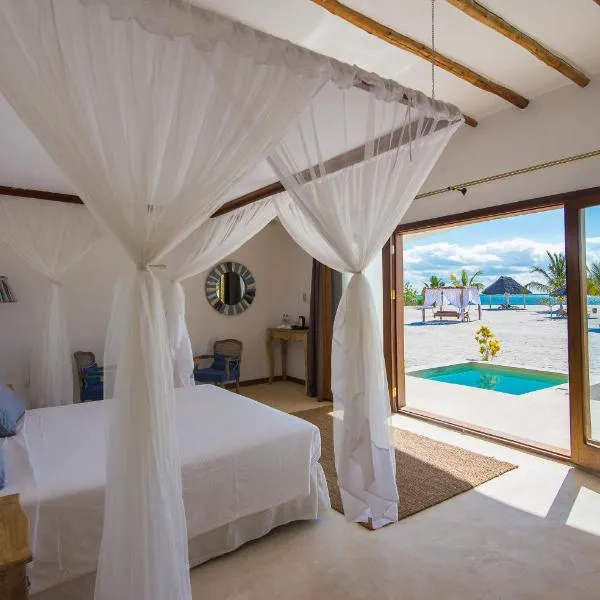 Konokono Beach Resort and Isaraya Luxury Overwater Villas, ξενοδοχείο σε Michamvi