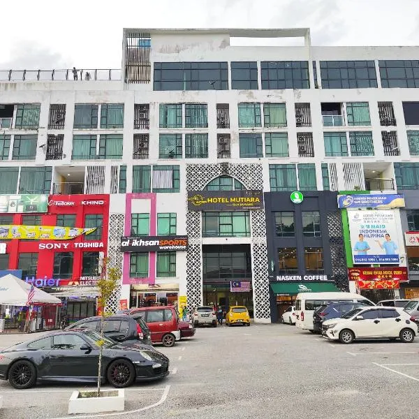 Homestay TS Suria Suite with swimming pool at Hotel Mutiara, hotel v destinaci Gua Musang