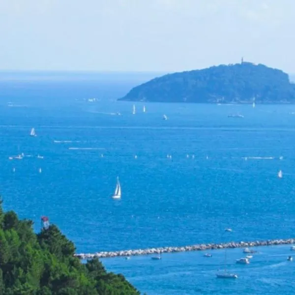 Dalla Isi il giardino sul golfo, hotel Pitelli városában
