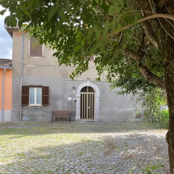 Alloggio turistico "La Piazzetta", hotel v destinaci San Lorenzo Nuovo