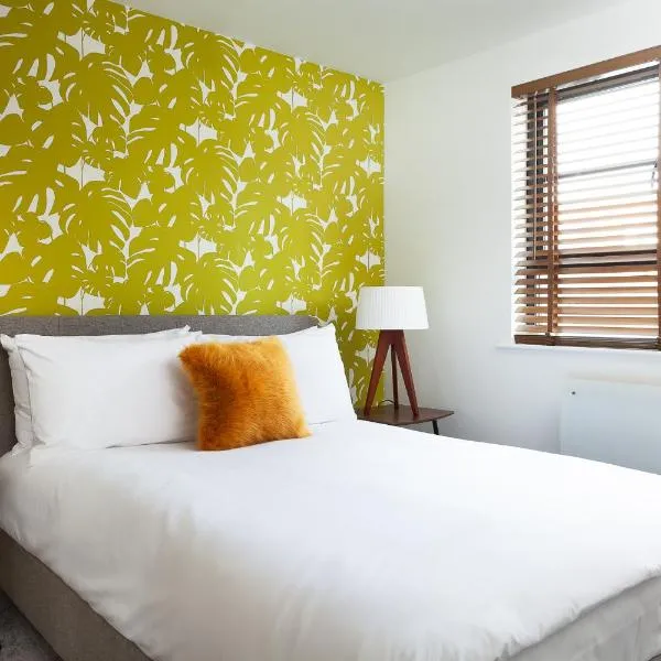 Boutique 2bdrm Suite on Marina- 203, hotel in Hull