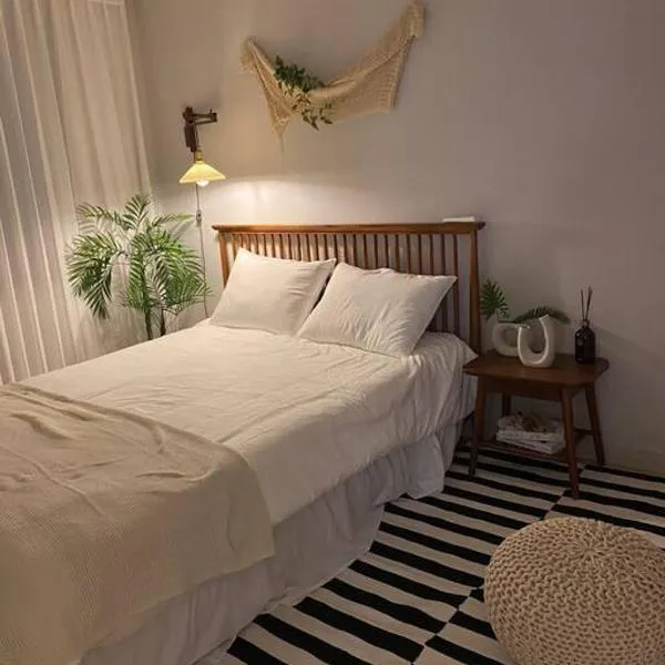 stay sosom #convenient traffic #adjacent to the center, hotel v destinaci Tegu